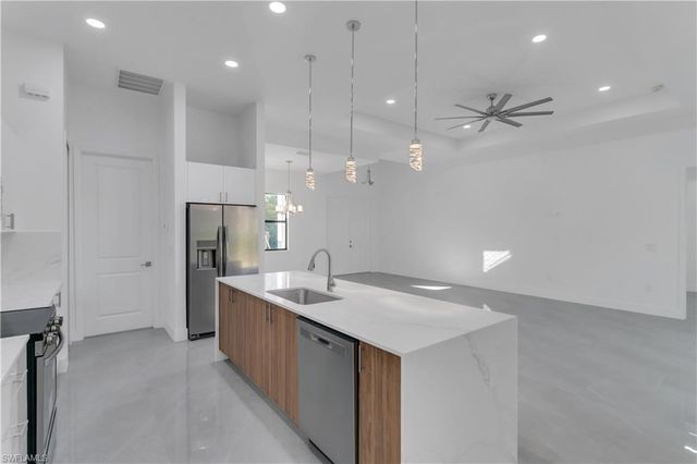 2608 5th ST SW, Lehigh Acres, FL 33976