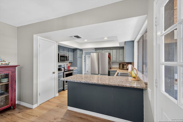 3803 Barrington St Apt 15D, San Antonio, TX 78217