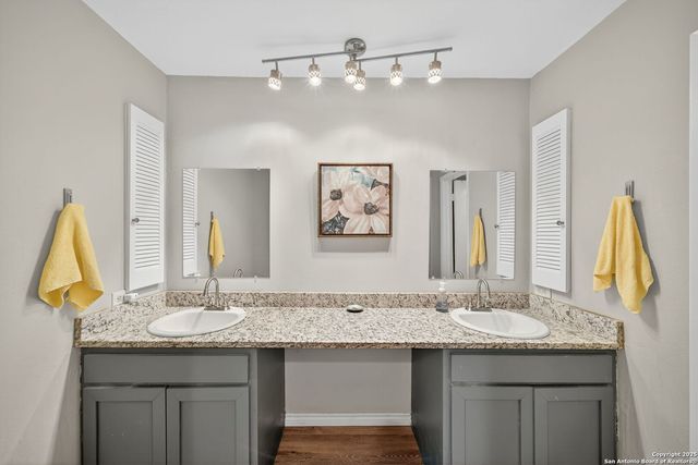 3803 Barrington St Apt 15D, San Antonio, TX 78217