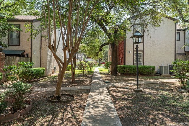 3803 Barrington St Apt 15D, San Antonio, TX 78217