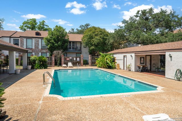 3803 Barrington St Apt 15D, San Antonio, TX 78217
