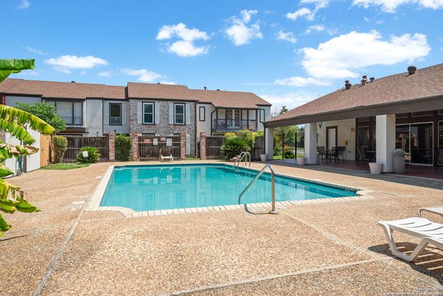3803 Barrington St Apt 15D, San Antonio, TX 78217