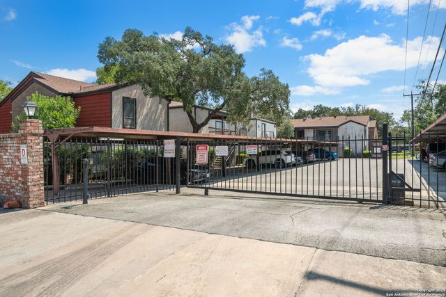 3803 Barrington St Apt 15D, San Antonio, TX 78217