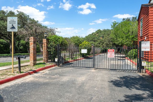 3803 Barrington St Apt 15D, San Antonio, TX 78217