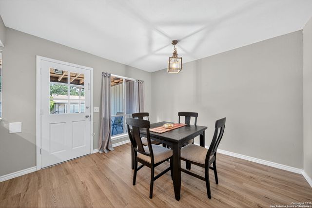 3803 Barrington St Apt 15D, San Antonio, TX 78217