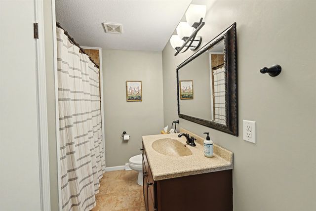 1507 Stapler Ave, Salina, KS 67401
