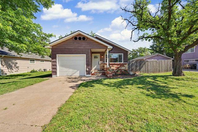 1507 Stapler Ave, Salina, KS 67401