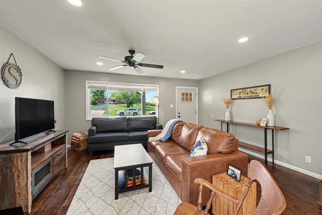 1507 Stapler Ave, Salina, KS 67401