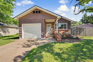 1507 Stapler Ave, Salina, KS 67401