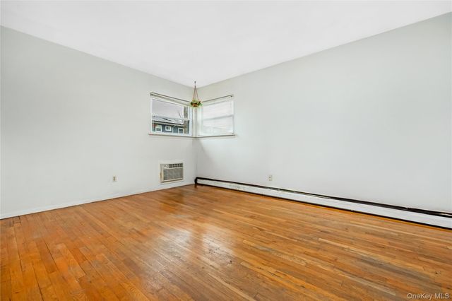 139 N Cedar Street, Massapequa, NY 11758