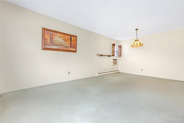 139 N Cedar Street, Massapequa, NY 11758