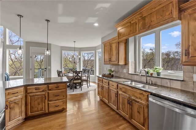12053 S Sunray Drive, Olathe, KS 66061