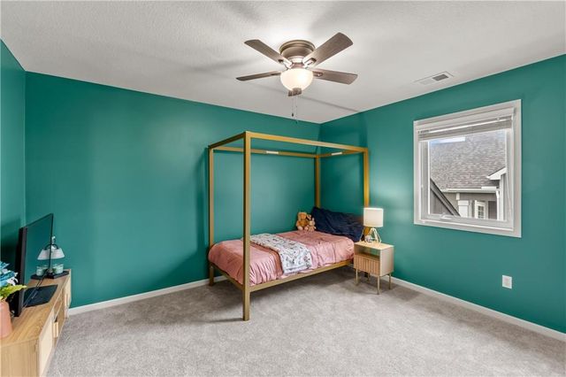 12053 S Sunray Drive, Olathe, KS 66061