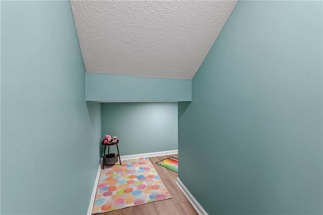 12053 S Sunray Drive, Olathe, KS 66061