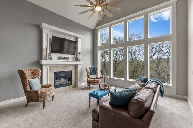 12053 S Sunray Drive, Olathe, KS 66061