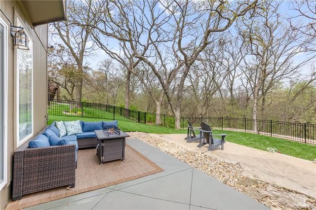 12053 S Sunray Drive, Olathe, KS 66061
