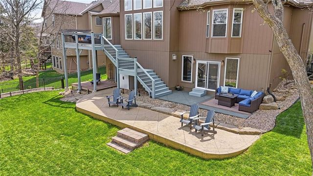12053 S Sunray Drive, Olathe, KS 66061