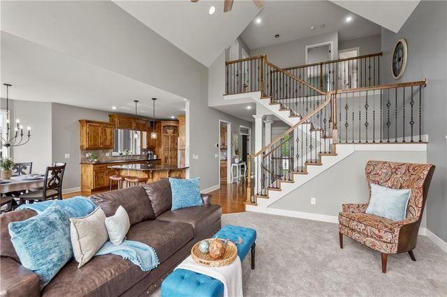 12053 S Sunray Drive, Olathe, KS 66061
