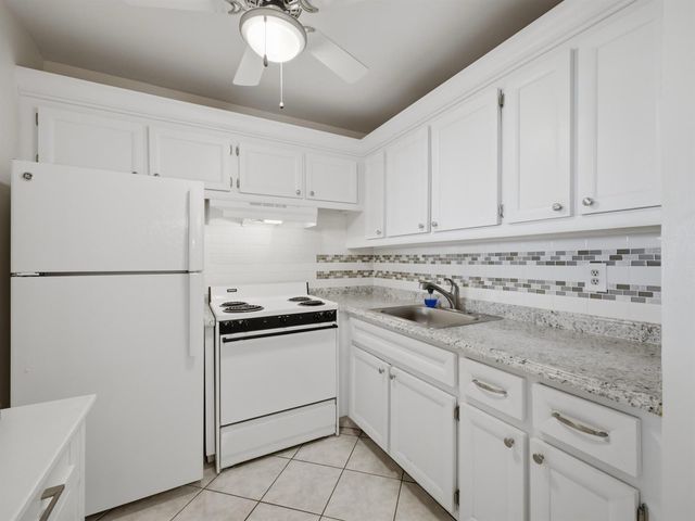 350 Horizons E 302, Boynton Beach, FL 33435