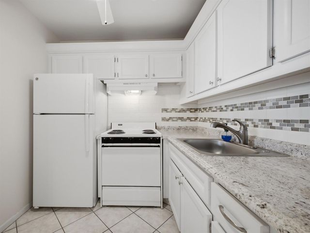 350 Horizons E 302, Boynton Beach, FL 33435