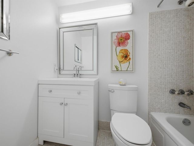350 Horizons E 302, Boynton Beach, FL 33435