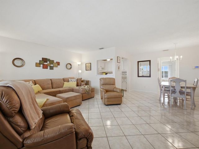 350 Horizons E 302, Boynton Beach, FL 33435