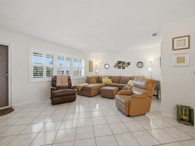 350 Horizons E 302, Boynton Beach, FL 33435