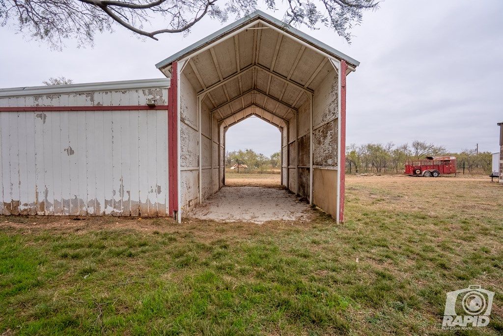 Image 26 of property listing at 6837 Robert Dr, San Angelo, TX 76905