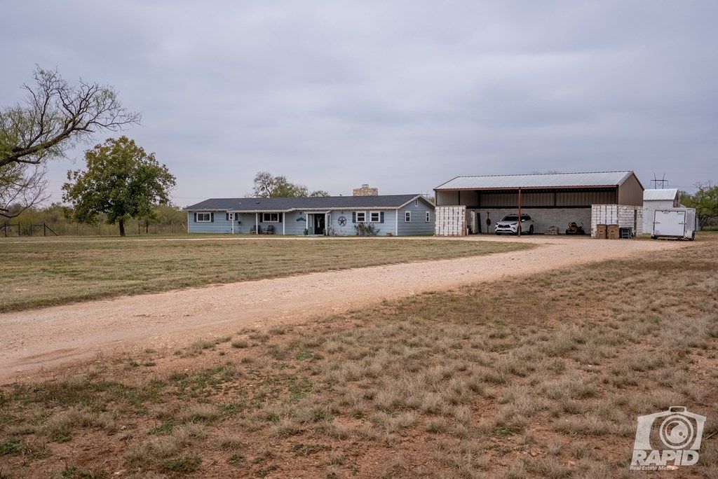 Image 7 of property listing at 6837 Robert Dr, San Angelo, TX 76905