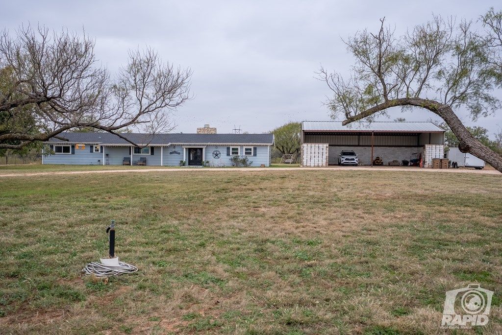 Image 9 of property listing at 6837 Robert Dr, San Angelo, TX 76905