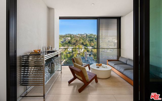 9040 W Sunset Boulevard 1004, West Hollywood, CA 90069