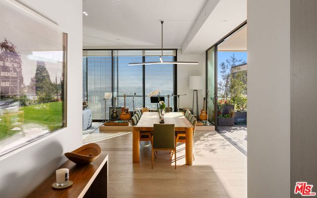 9040 W Sunset Boulevard 1004, West Hollywood, CA 90069