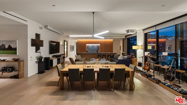 9040 W Sunset Boulevard 1004, West Hollywood, CA 90069