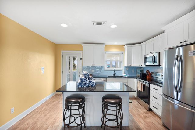4206 Seabird Drive, Galveston, TX 77554