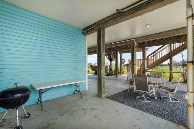 4206 Seabird Drive, Galveston, TX 77554