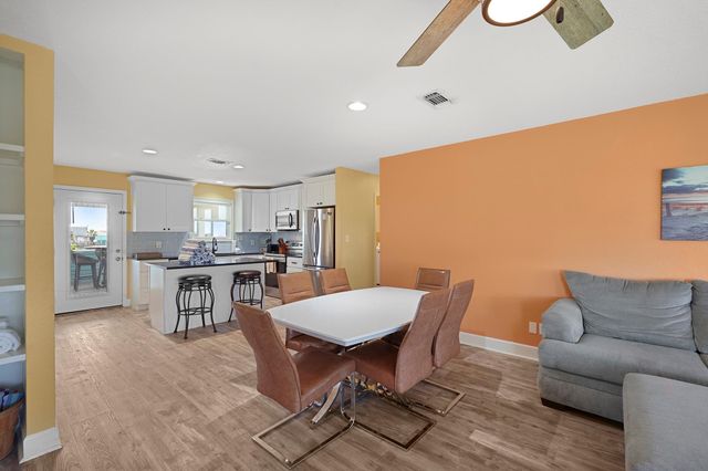 4206 Seabird Drive, Galveston, TX 77554