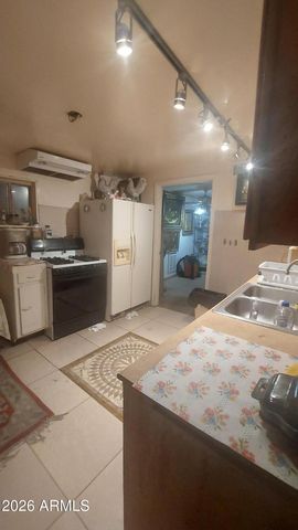 3434 W MONTE VISTA Road, Phoenix, AZ 85009
