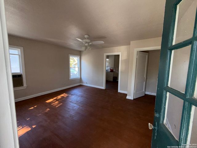 419 Walton, San Antonio, TX 78225