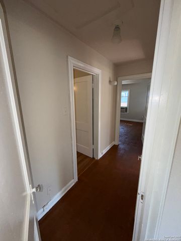 419 Walton, San Antonio, TX 78225