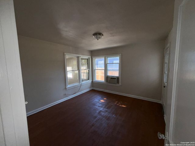 419 Walton, San Antonio, TX 78225