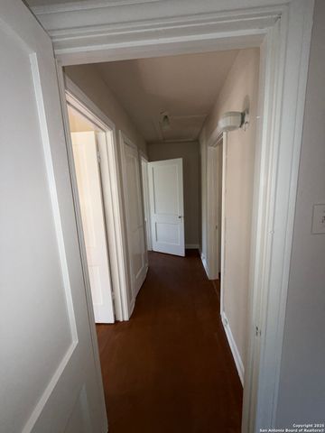 419 Walton, San Antonio, TX 78225