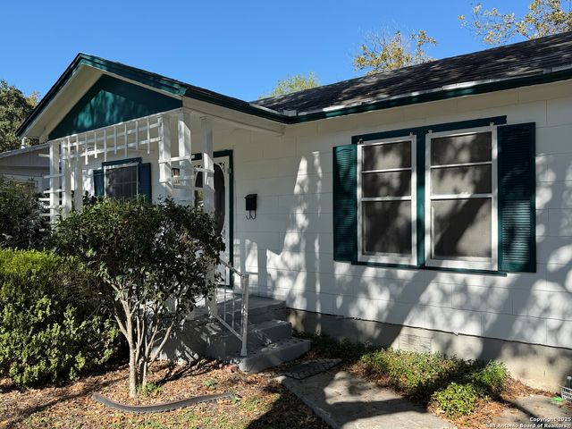 419 Walton, San Antonio, TX 78225