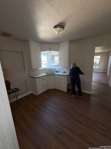 419 Walton, San Antonio, TX 78225