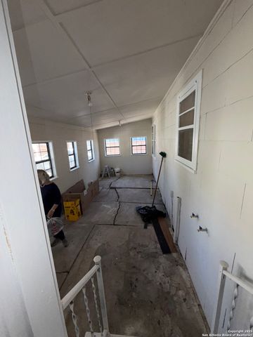 419 Walton, San Antonio, TX 78225