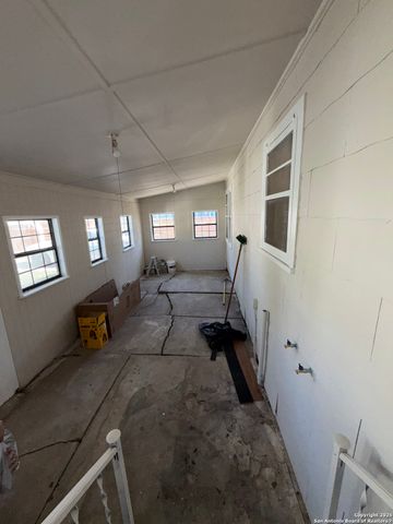 419 Walton, San Antonio, TX 78225