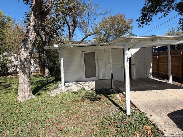 419 Walton, San Antonio, TX 78225