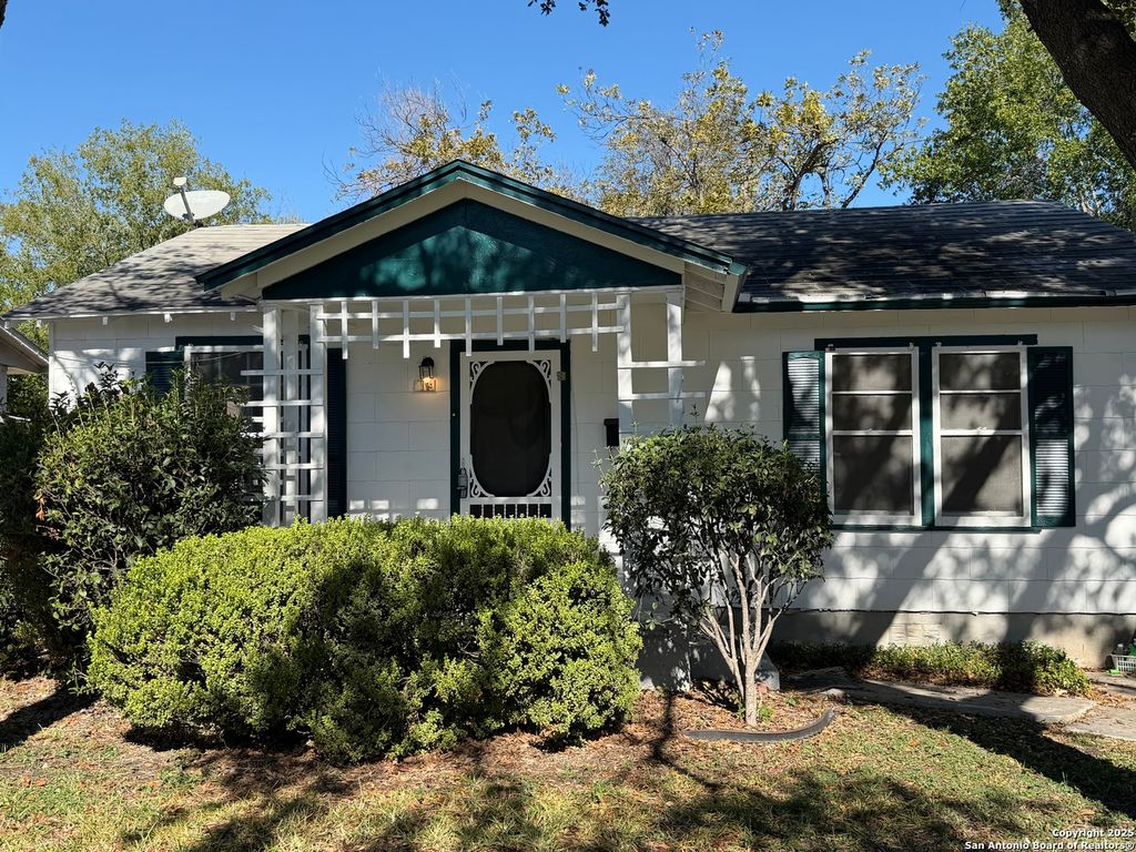 419 Walton, San Antonio, TX 78225