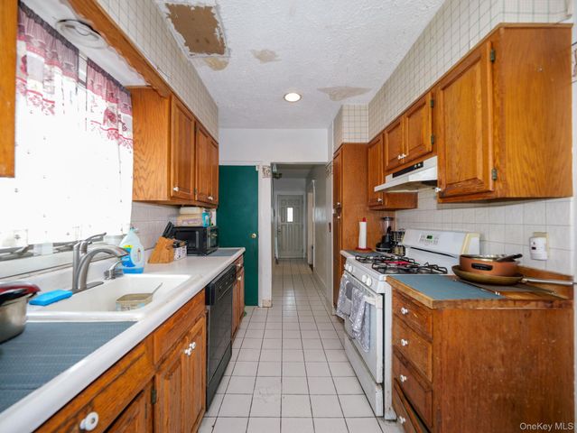 809 South Street, Newburgh, NY 12550