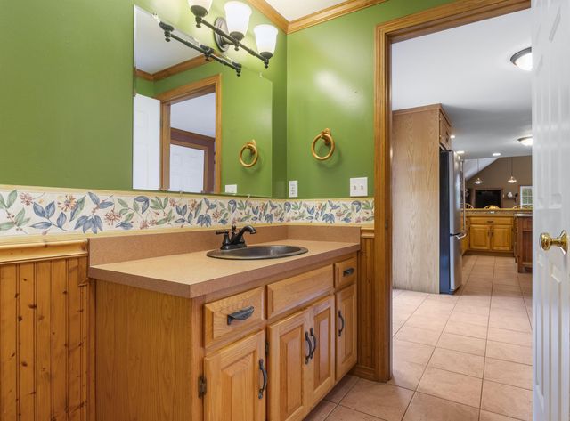 29 Abenaki Circle, Chester, NH 03036