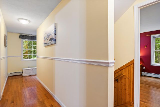 29 Abenaki Circle, Chester, NH 03036